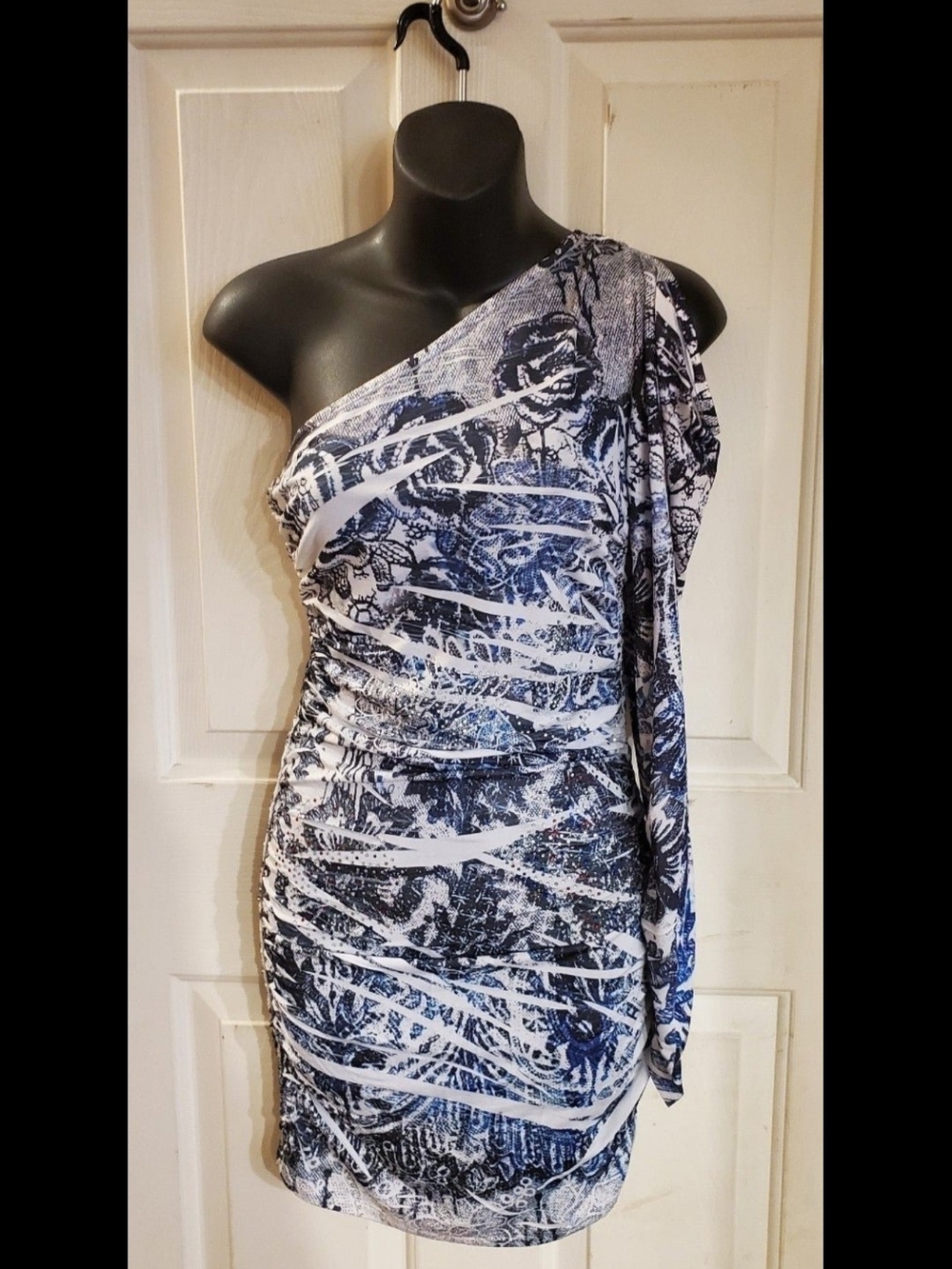Cristinalove One-Shoulder Navy and White Abstract Bodycon Dress